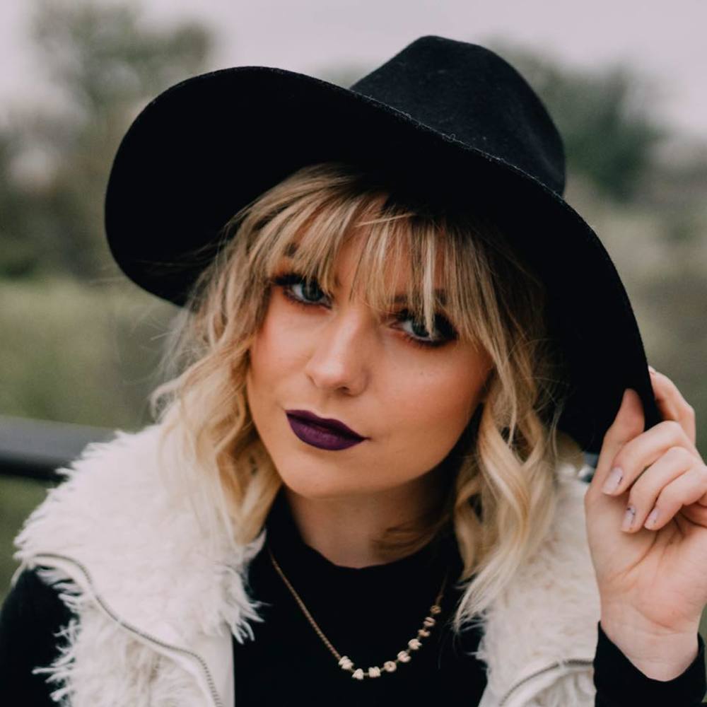 Meet your Posher, Taylor